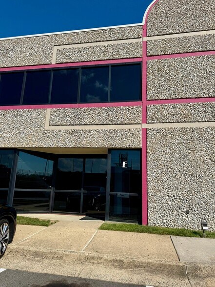 More Photos Of 8390 Terminal Rd, Lorton Flex For Lease