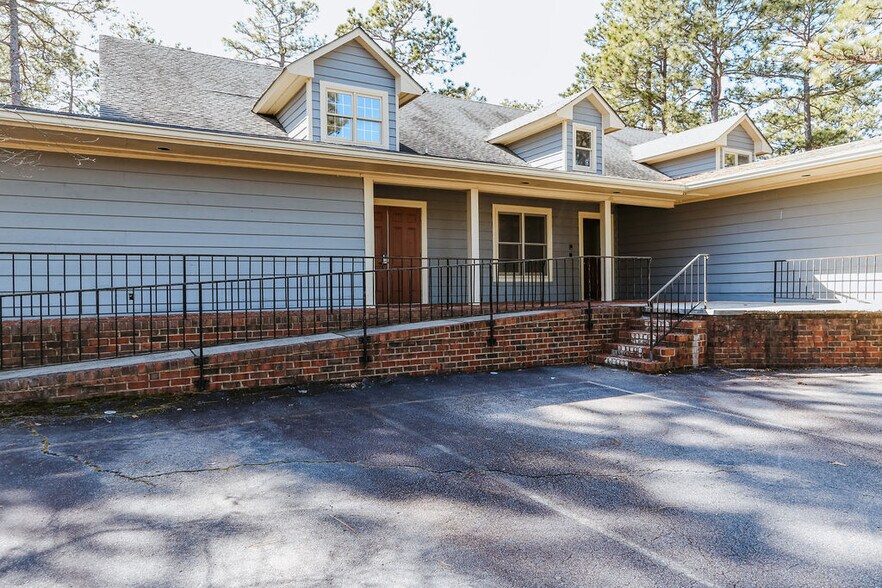 More Photos Of 70 Memorial Dr, Pinehurst Medical For Lease