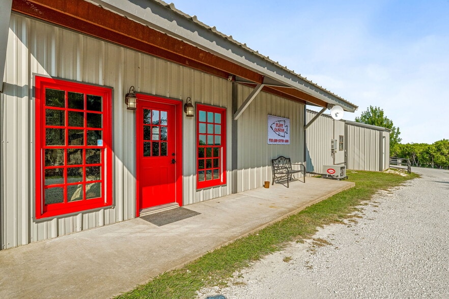 More Photos Of 1321 N FM 56, Glen Rose Trailer Camper Park For Sale