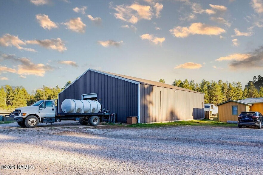 More Photos Of 770 Forest Service 461 rd, Fredonia Sports And Entertainment For Sale