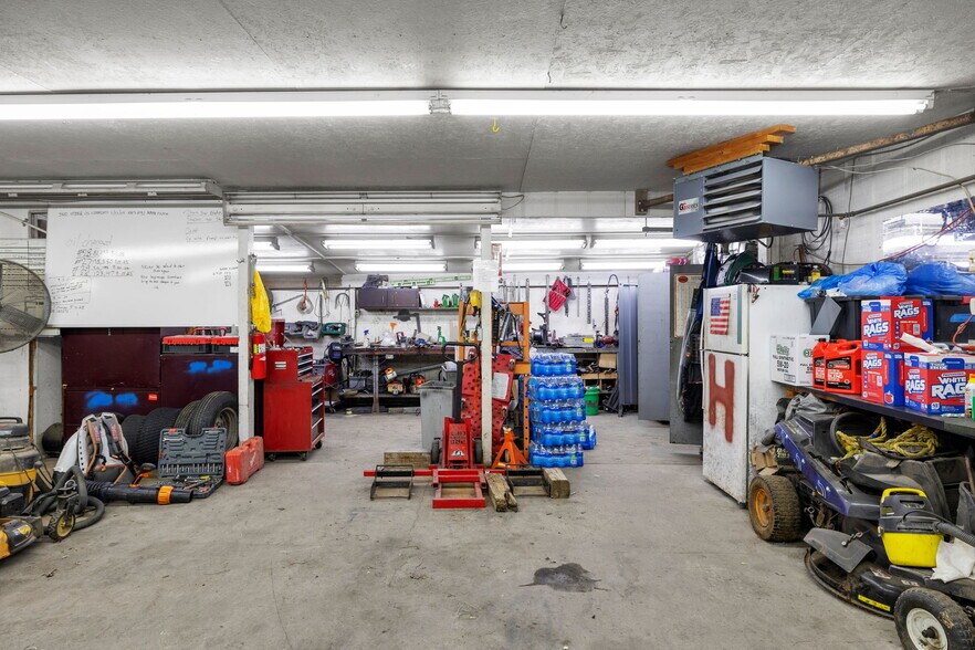 More Photos Of 7601 Milhouse Rd, Indianapolis Office For Sale