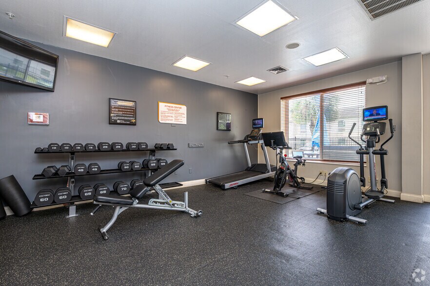 More Photos Of 3330 Harding Blvd, Baton Rouge Hotel For Sale