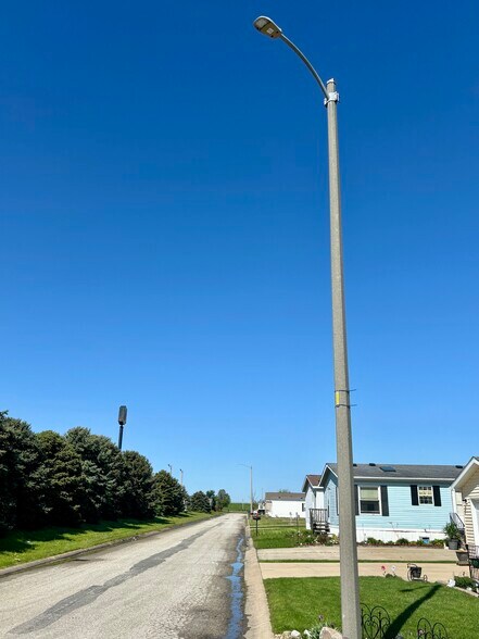 More Photos Of 104 Enterprise Dr, Chenoa Manufactured Housing Mobile Home Park For Sale