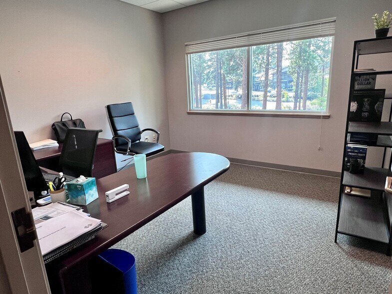 More Photos Of 855 SW Yates Dr, Bend Medical For Lease