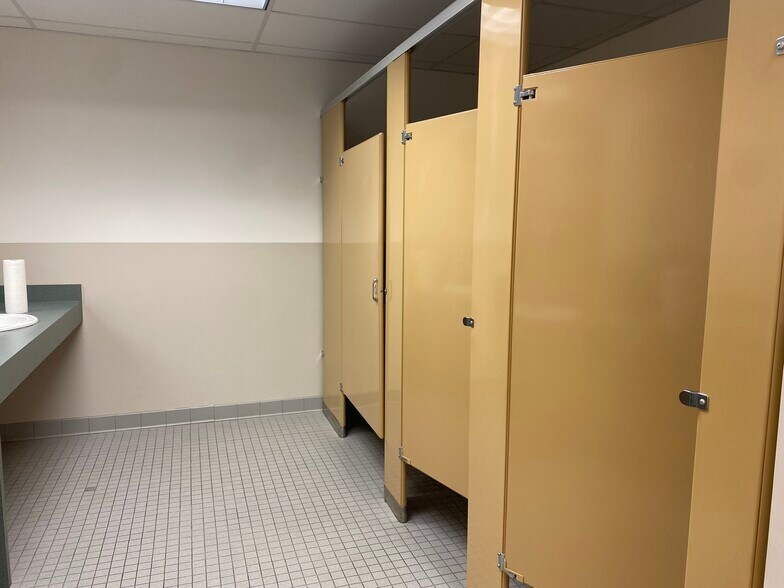 More Photos Of 97 John Clarke Rd, Middletown Office For Sale