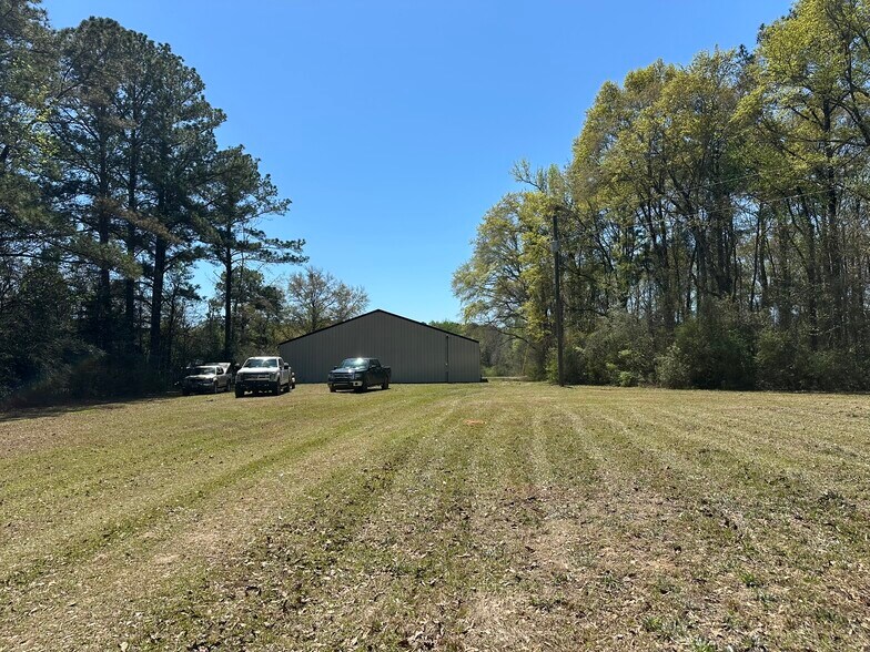 More Photos Of 3972 Millside Rd, Laurel Hill Industrial For Lease