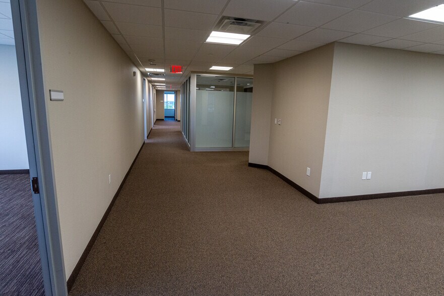 More Photos Of 1600 N Redbud Blvd, McKinney Office For Sale