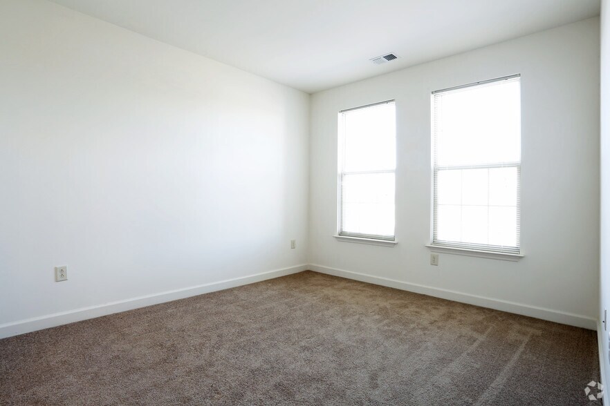 More Photos Of 1220 N King St, Hampton Apartments For Lease