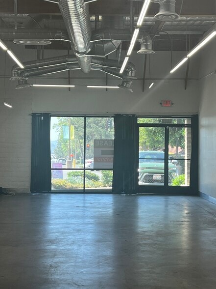 More Photos Of 2445-2497 Foothill Blvd, La Verne Storefront For Lease