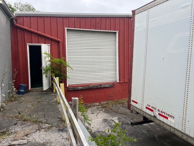 More Photos Of 217 Sparkman St SW, Hartselle Warehouse For Sale