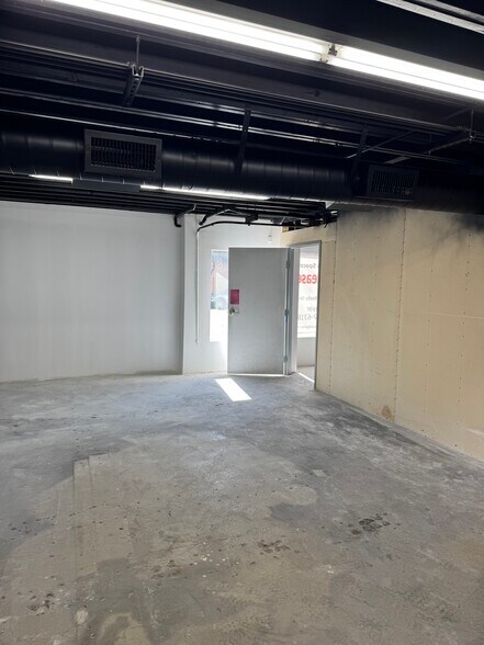 More Photos Of 4717 Laurel Canyon Blvd, Studio City Office For Sale