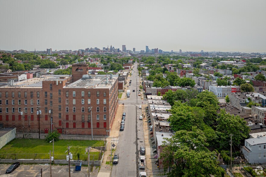 More Photos Of 208 S Pulaski St, Baltimore Light Manufacturing For Sale