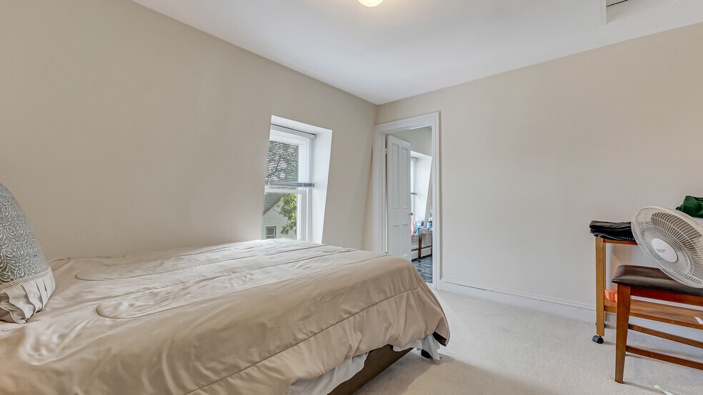 More Photos Of 207 W Broad St, Bethlehem Office For Sale