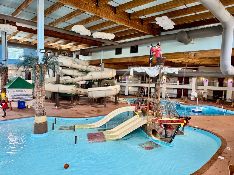 More Photos Of 5000 Merle Hay Rd, Des Moines Hotel For Sale