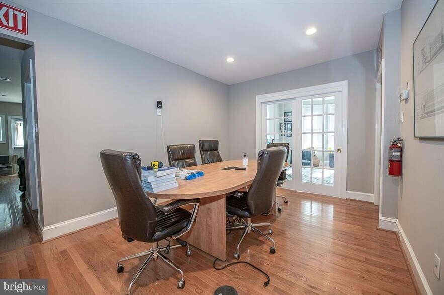 More Photos Of 116 E King St, Malvern Office For Lease