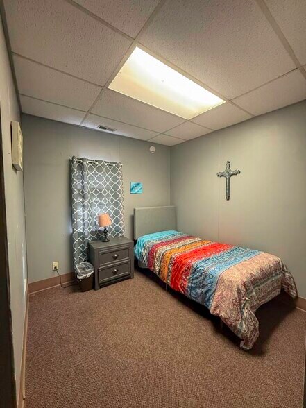 More Photos Of 70 N 31st St, Clinton Healthcare For Sale