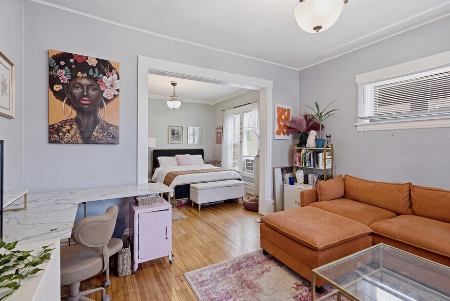 More Photos Of 2641 Lyndale Ave S, Minneapolis Apartments For Sale