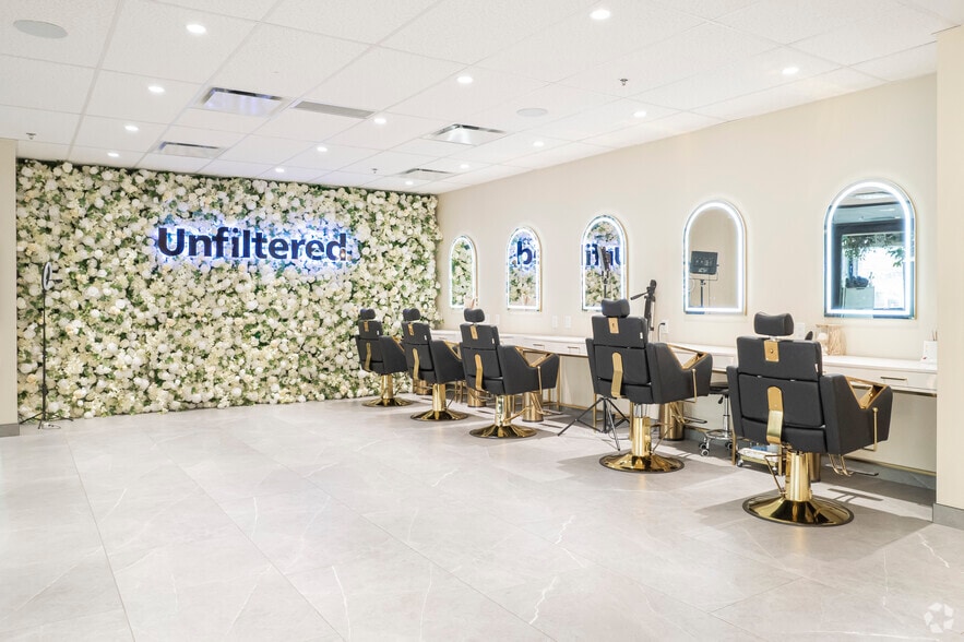 More Photos Of 909 5 Av SW, Calgary Apartments For Lease