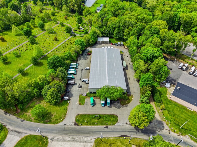 More Photos Of 17 Industrial Park, Centerbrook Service For Sale
