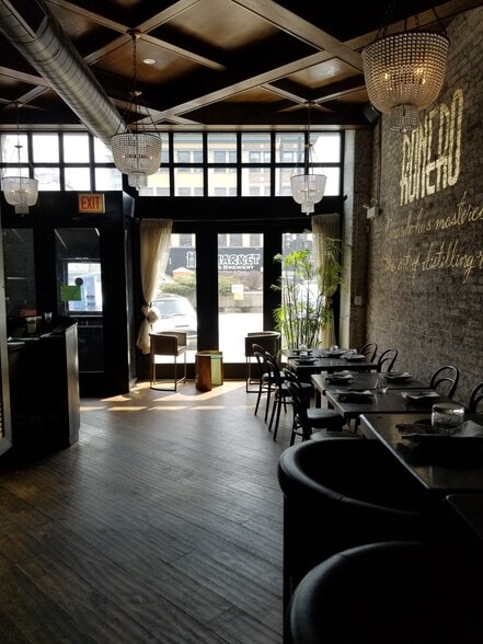 More Photos Of 738 W Randolph St, Chicago Storefront For Sale