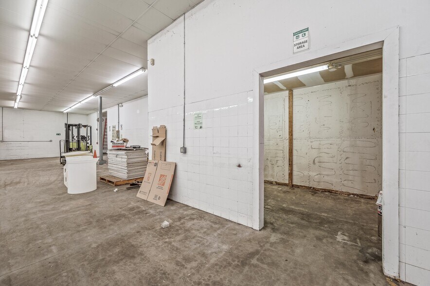 More Photos Of 3041 Gateway Dr, Pompano Beach Warehouse For Sale