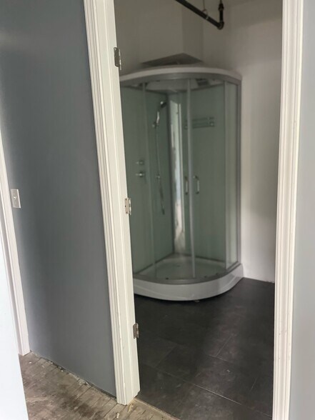 More Photos Of 1427-1431 Valley Dr, Syracuse Warehouse For Sale