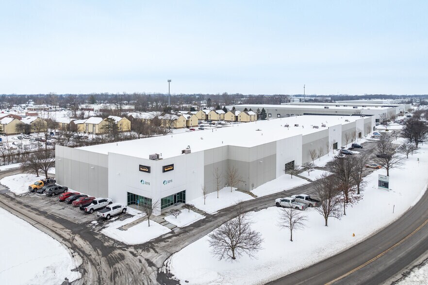 More Photos Of 3605-3705 Urbancrest Industrial Dr, Grove City Unknown For Lease