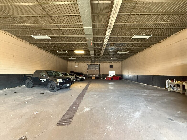 More Photos Of 3750 North ave, Chicago Service For Sale