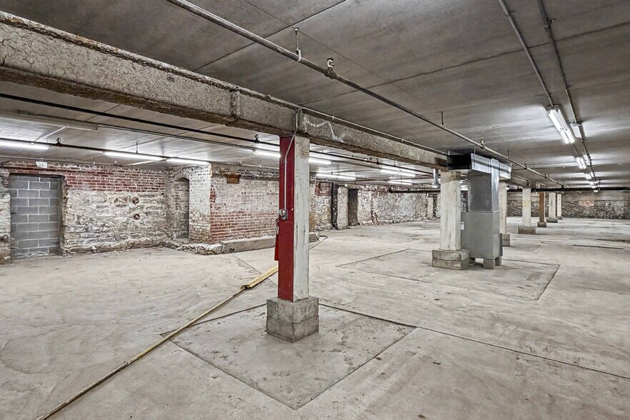 More Photos Of 113 SW 8th St, Des Moines Warehouse For Lease