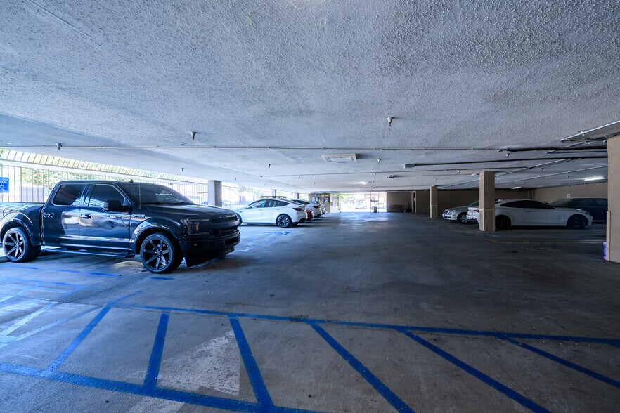 More Photos Of 7301 Topanga Canyon Blvd, Canoga Park Office For Lease