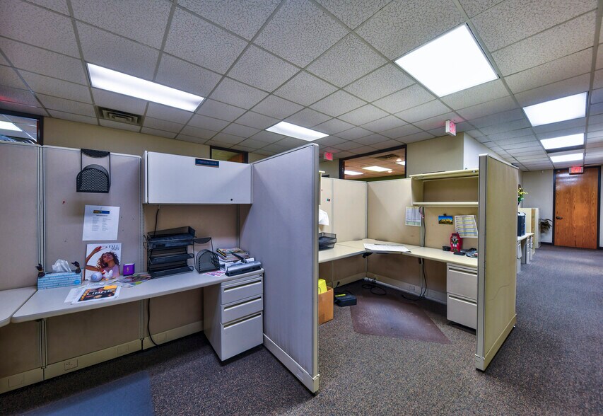 More Photos Of 6210 N Belt Line Rd, Irving Office For Lease