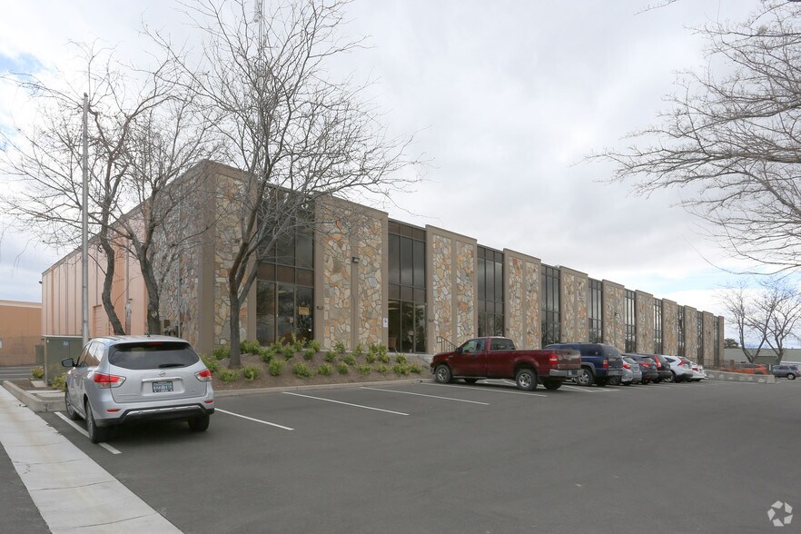 More Photos Of 315-333 Freeport Blvd, Sparks Warehouse For Lease