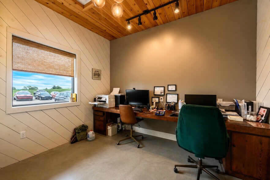 More Photos Of 540 Belden Pky NE, Sugarcreek Storefront For Sale