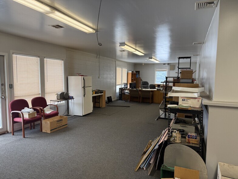 More Photos Of 91 Willenbrock Rd, Oxford Light Manufacturing For Lease