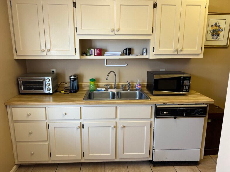 More Photos Of 1330 Concord Rd, Smyrna Office For Lease