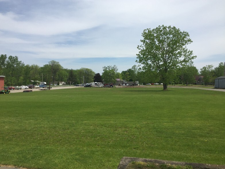 More Photos Of 1426 W River Rd, Waterloo Township Apartments For Lease