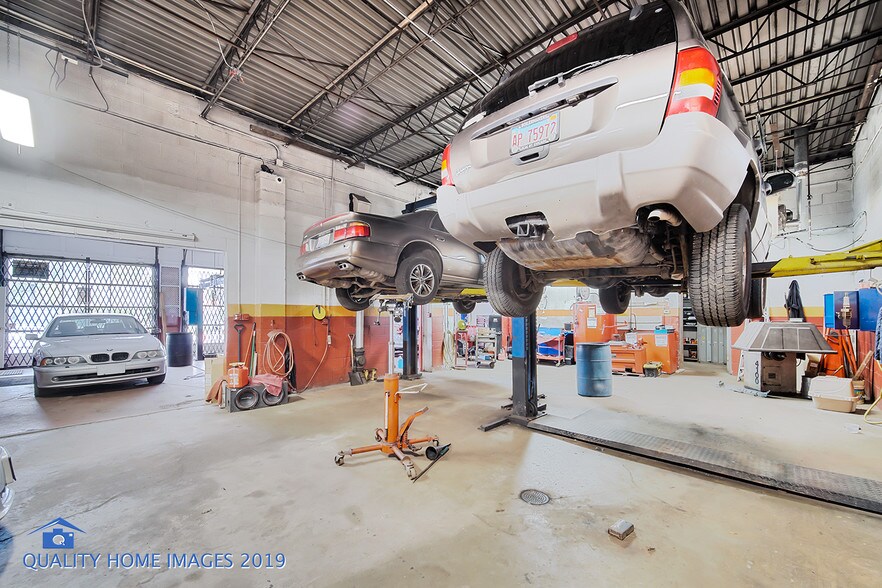 More Photos Of 6859 S Damen Ave, Chicago Auto Repair For Sale