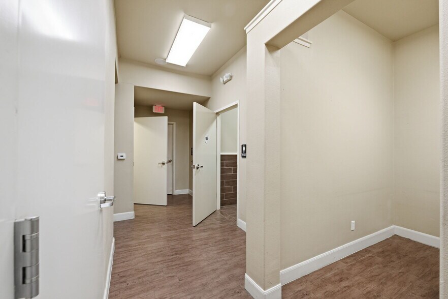 More Photos Of 5407 Interstate 35 Access Rd, San Antonio Land For Lease