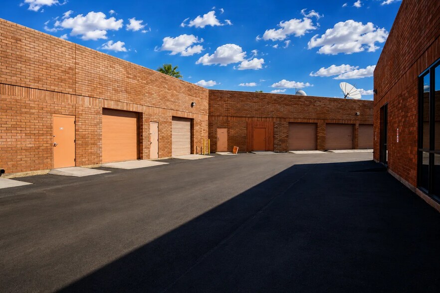 More Photos Of 4013 E Broadway Rd, Phoenix Unknown For Lease