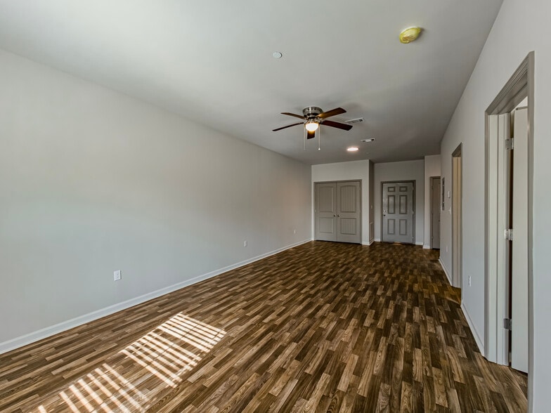 More Photos Of 1604 Lankford Dr, Valdosta Apartments For Sale