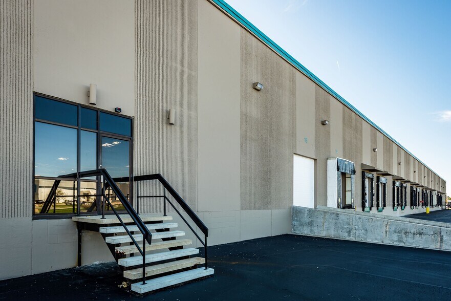 More Photos Of 5850 W 80th St, Indianapolis Unknown For Lease