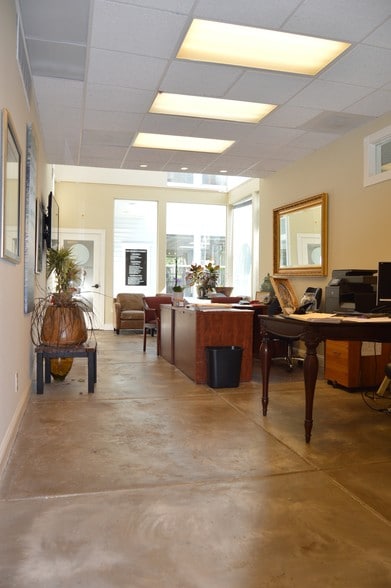 More Photos Of 509 7th St, Santa Rosa Storefront Retail Residential For Lease