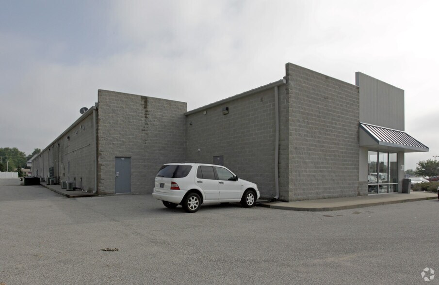 More Photos Of 2719 Emerson Dr, Elkhart Unknown For Lease