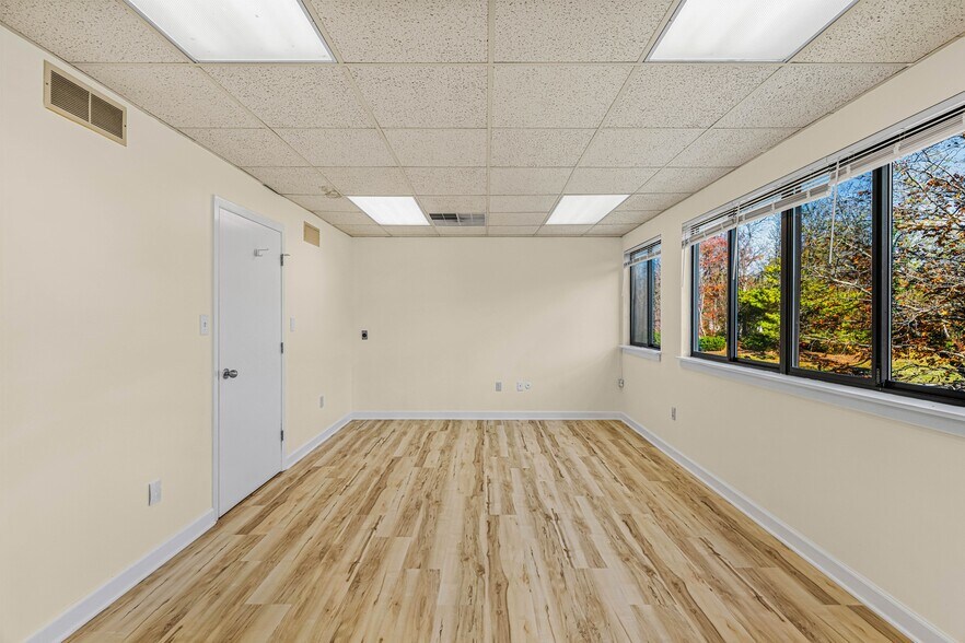 More Photos Of 35-37 Tamarack Cir, Skillman Medical For Lease