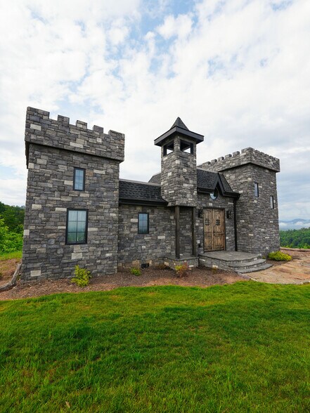 More Photos Of 75 Treehouse Hvn, Asheville Multifamily For Sale