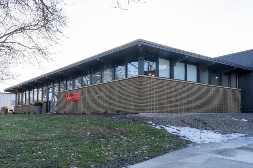 Primary Photo Of 2350 Oak Industrial Dr NE, Grand Rapids Warehouse For Lease