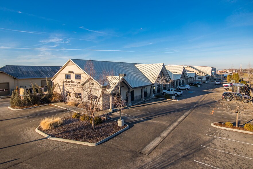 More Photos Of 1045 Ancona Ave, Eagle Flex For Sale