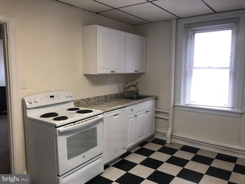 More Photos Of 915 Jenkintown Rd, Elkins Park Storefront Retail Residential For Sale