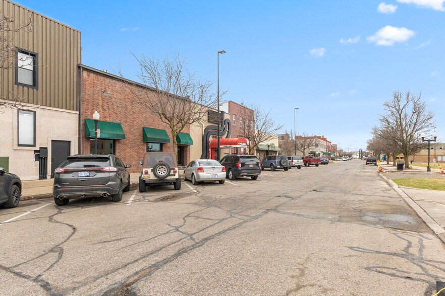 More Photos Of 2938 Biddle Ave, Wyandotte Storefront Retail Office For Lease