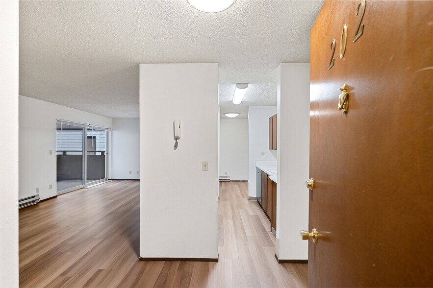 More Photos Of 2318 Yale Ave E, Seattle Apartments For Sale